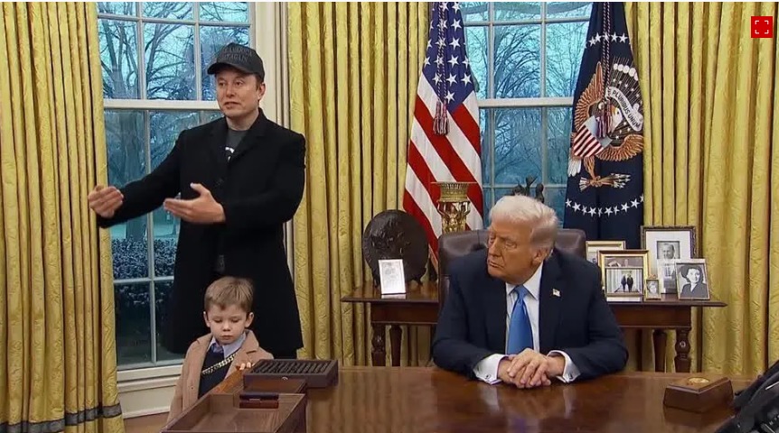 Trump assina decreto para reduzir número de funcionários do governo