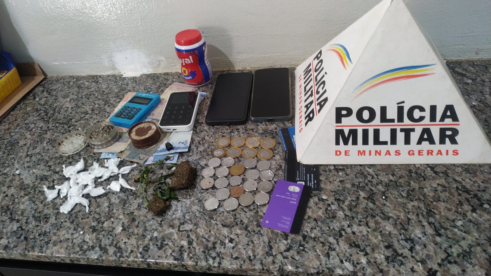 Ação conjunta das polícias Civil e Militar resulta em prisões e apreensão de drogas e munições em Rio Paranaíba e Lagoa Formosa